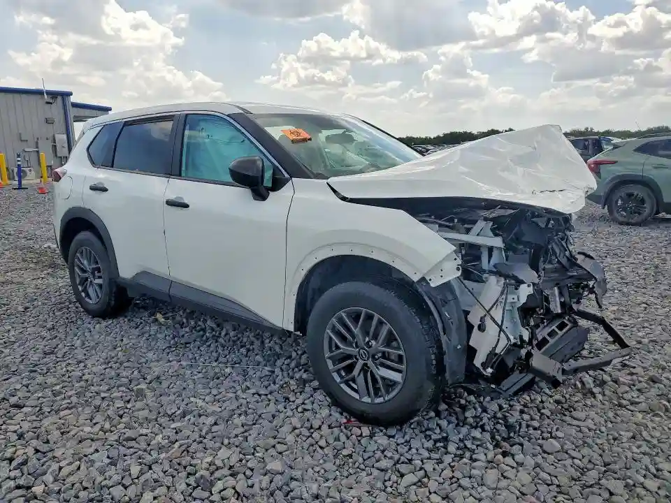 5N1BT3AA4PC796653 2023 NISSAN ROGUE-3