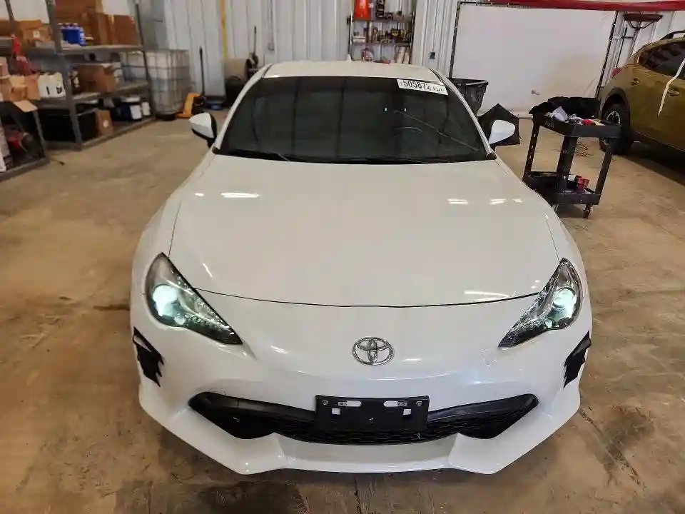 JF1ZNAA14H8704713 2017 TOYOTA 86-4