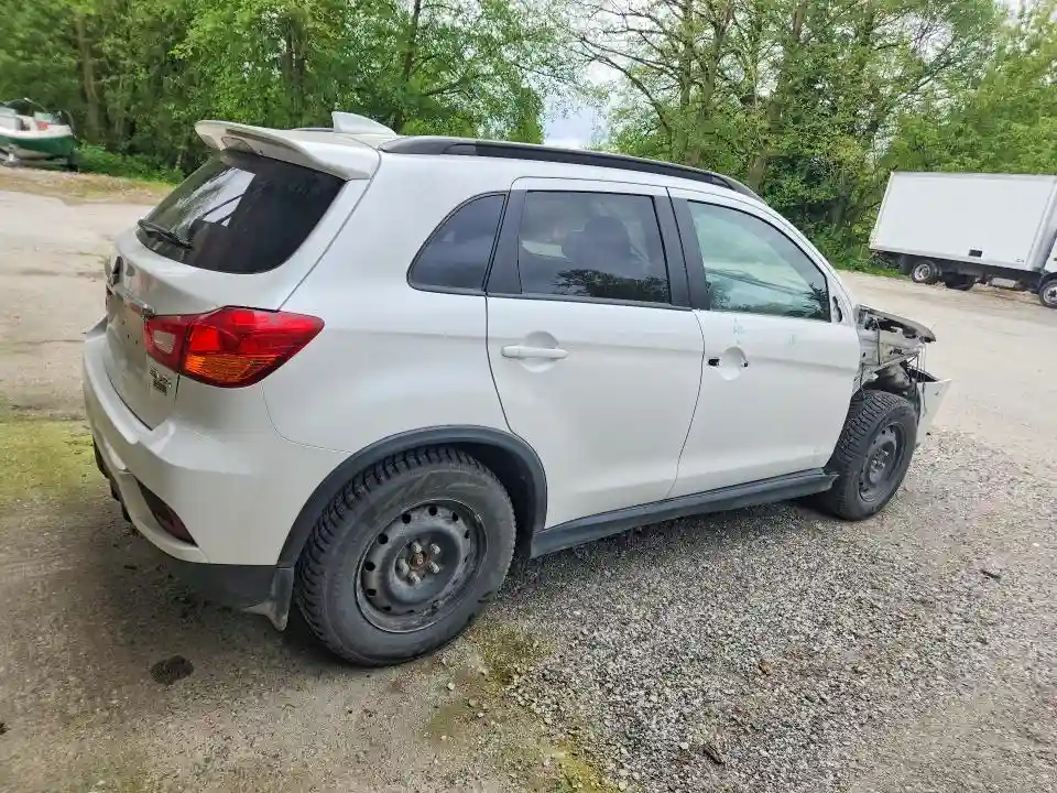 JA4AJ4AW9JU600659 2018 MITSUBISHI OUTLANDER-2