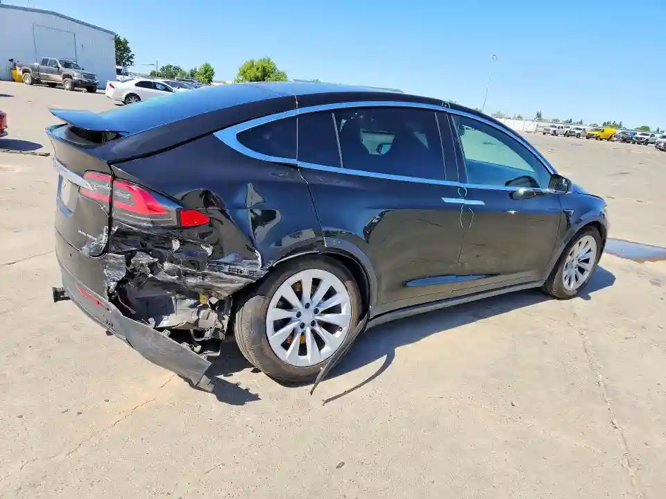5YJXCAE27KF211593 2019 TESLA MODEL X-2