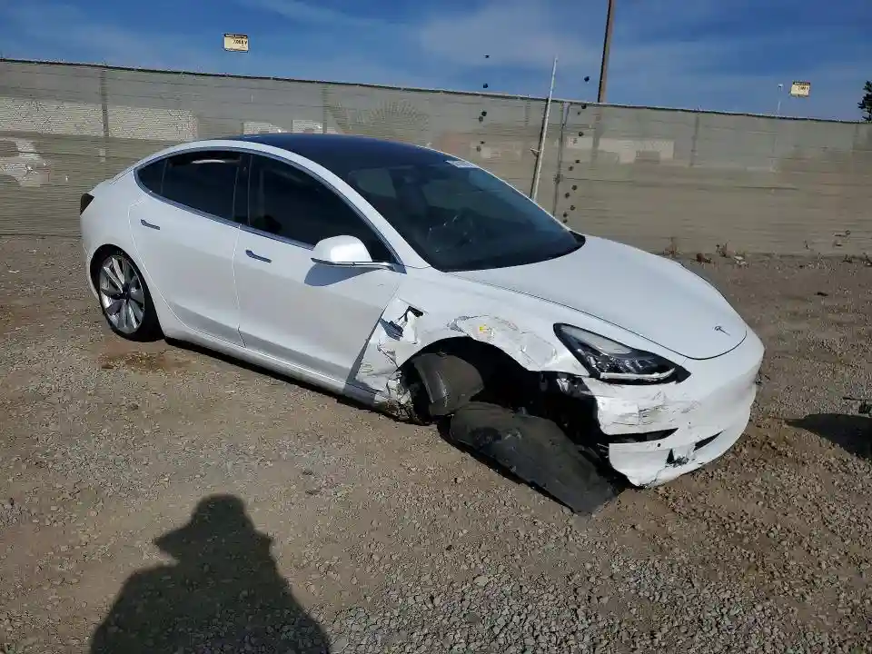 5YJ3E1EB2JF067457 2018 TESLA MODEL 3-3