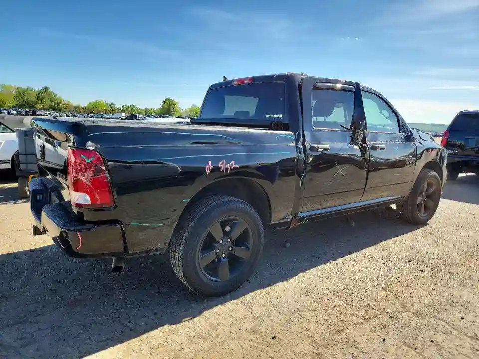 1C6RR7KGXKS675059 2019 RAM 1500-2