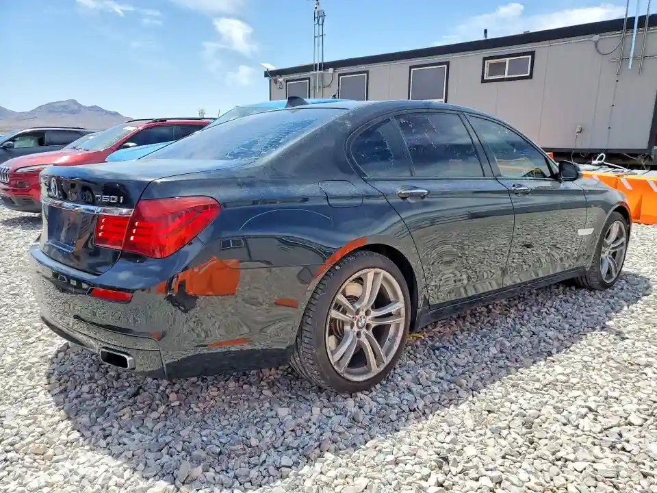 WBAYA8C51DC996626 2013 BMW 7 SERIES-2