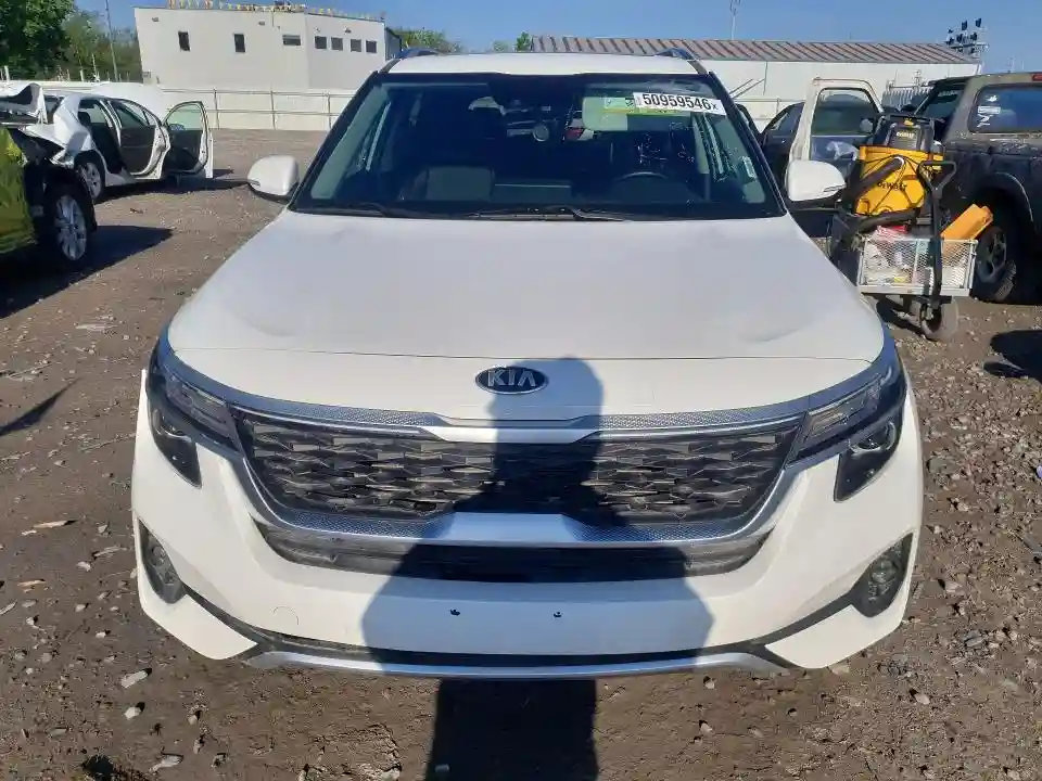KNDERCAA8M7141433 2021 KIA SELTOS-4