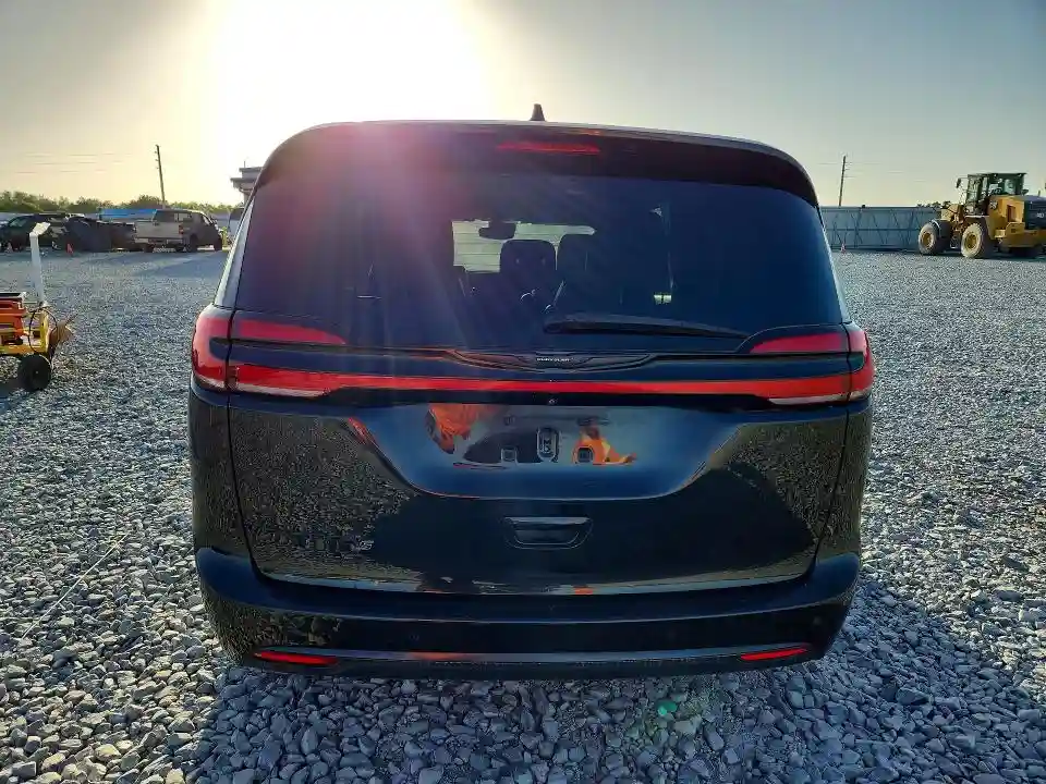 2C4RC1BG8NR106997 2022 CHRYSLER PACIFICA-5