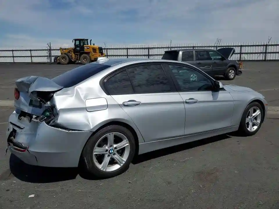 WBA3C1C57EK114961 2014 BMW 3 SERIES-2
