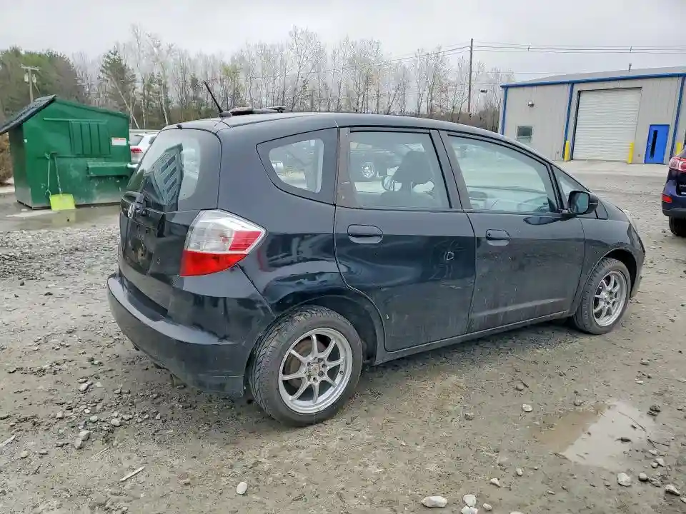 JHMGE8H21AS001621 2010 HONDA FIT-2