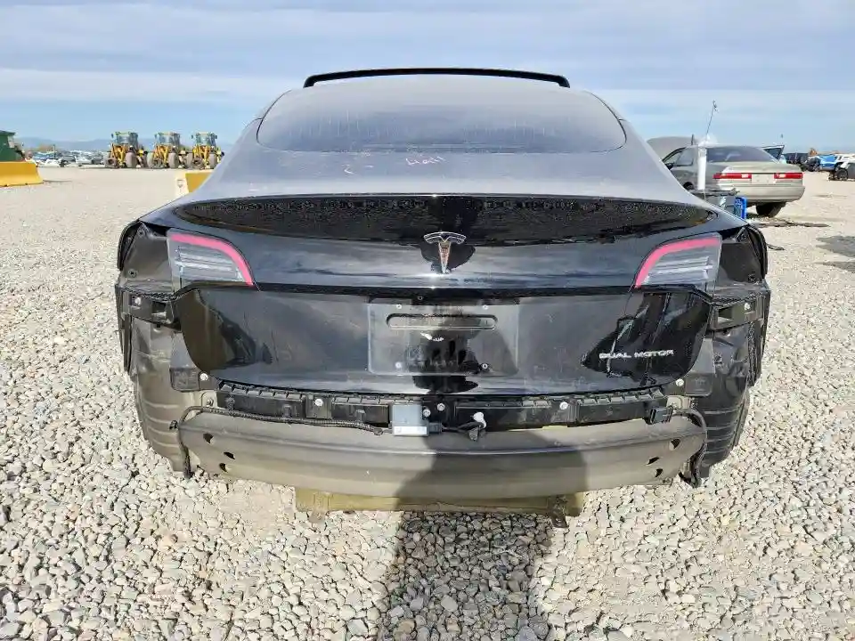 5YJ3E1EB9JF184839 2018 TESLA MODEL 3-5