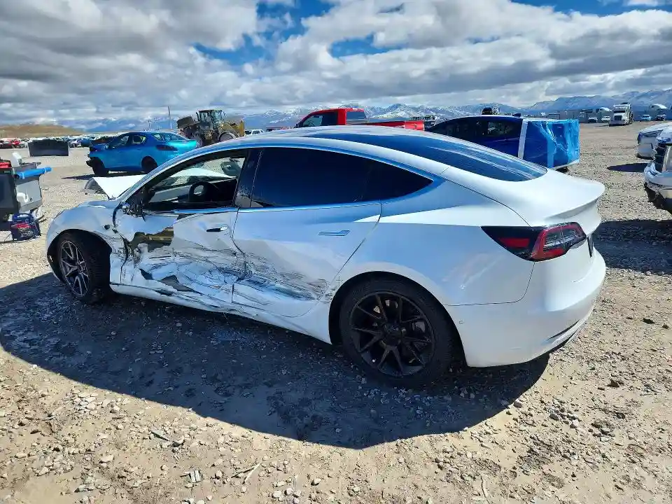 5YJ3E1EB1KF511168 2019 TESLA MODEL 3-1