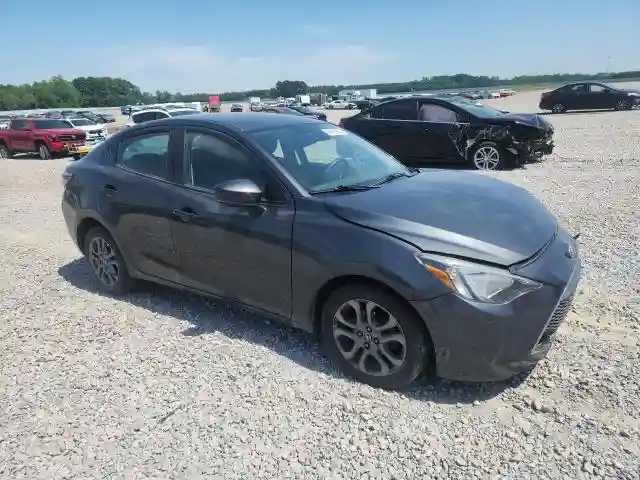 3MYDLBYV6KY513350 2019 TOYOTA YARIS-3