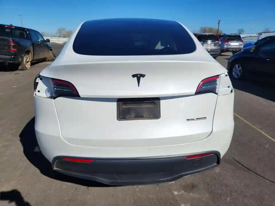 7SAYGDEE5RF002287 2024 TESLA MODEL Y-5