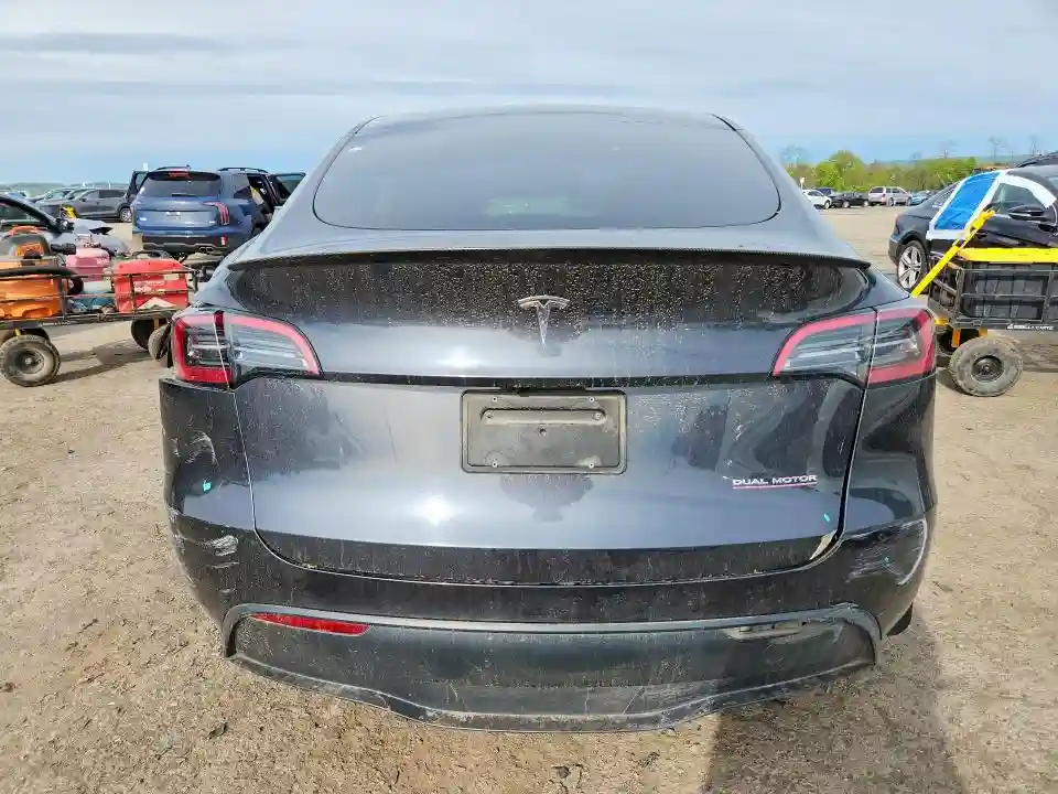 7SAYGDEF7RF036790 2024 TESLA MODEL Y-5