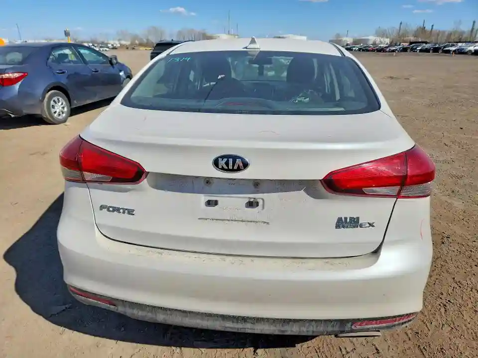 3KPFL4A8XHE073778 2017 KIA FORTE-5