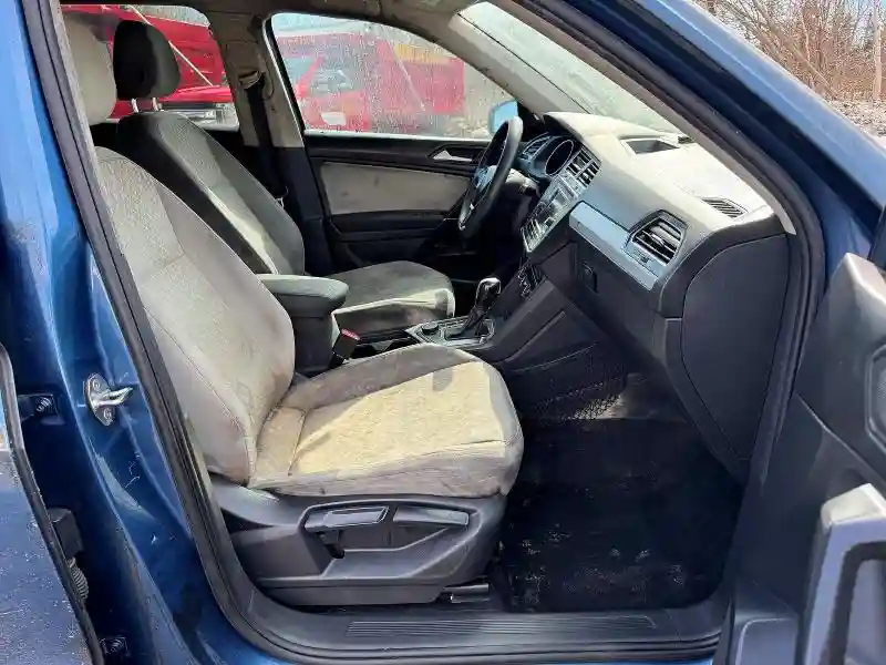 3VV0B7AX7LM015922 2020 VOLKSWAGEN TIGUAN-4
