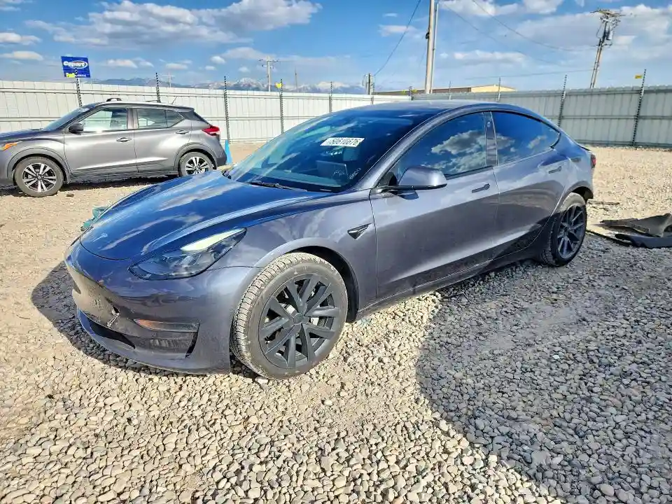5YJ3E1EB6NF186425 2022 TESLA MODEL 3-0