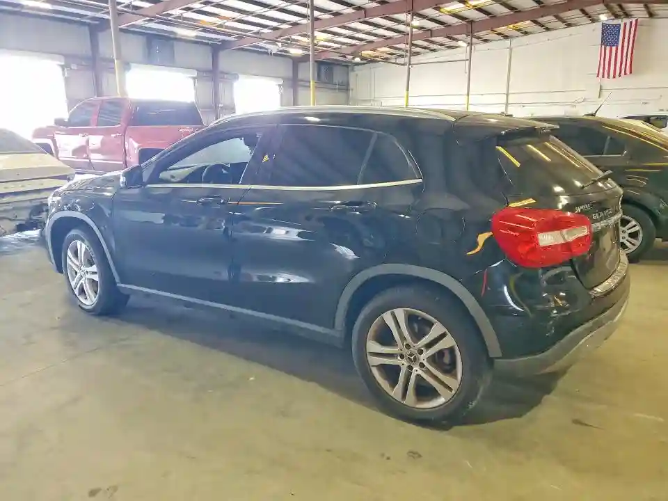 WDCTG4EB7JJ404221 2018 MERCEDES-BENZ GLA-CLASS-1
