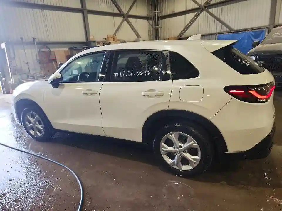 3CZRZ1H33SM100329 2025 HONDA HR-V-1