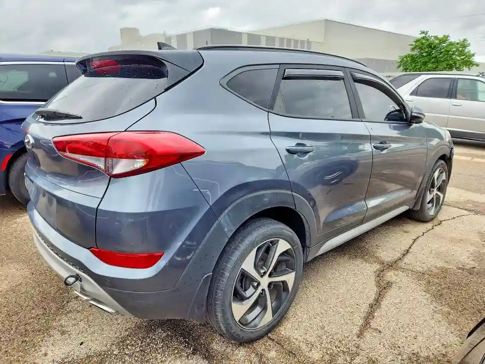 KM8J33A24JU701174 2018 HYUNDAI TUCSON-2