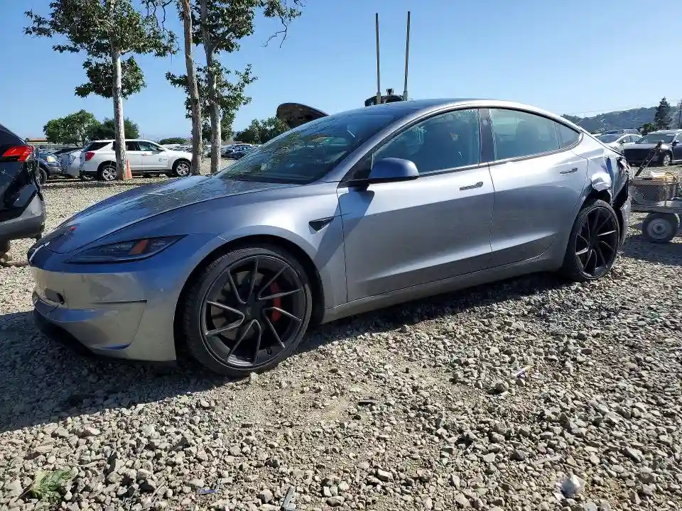 5YJ3E1ET5SF081413 2025 TESLA MODEL 3-0