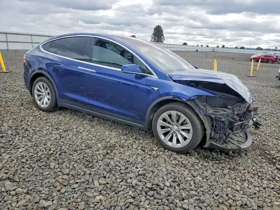 5YJXCDE28JF139691 2018 TESLA MODEL X-3