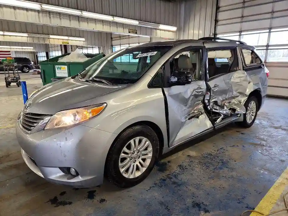 5TDYK3DC2FS571966 2015 TOYOTA SIENNA-0