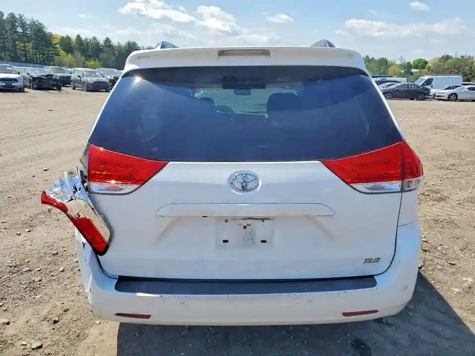 5TDYK3DC1ES472750 2014 TOYOTA SIENNA-5