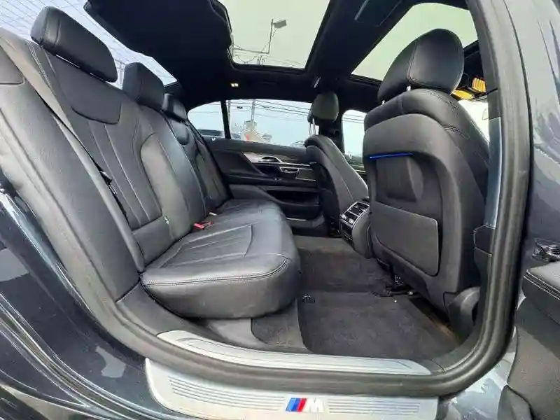 WBA7E2C58KB218257 2019 BMW 7 SERIES-5