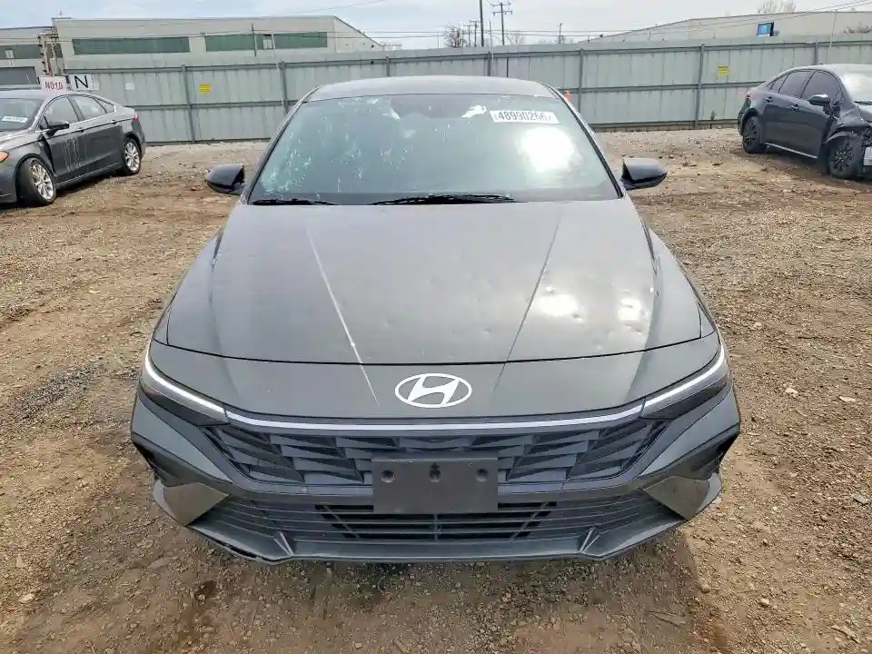KMHLM4DG1SU068749 2025 HYUNDAI ELANTRA-4