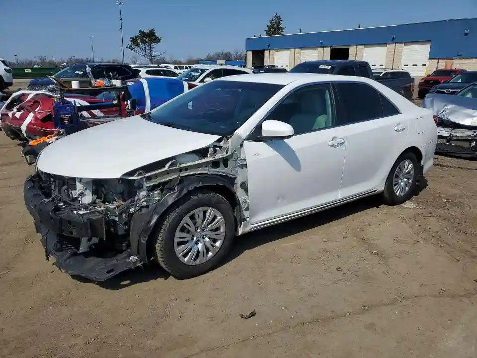 4T1BD1FK2EU114024 2014 TOYOTA CAMRY SOLA-0