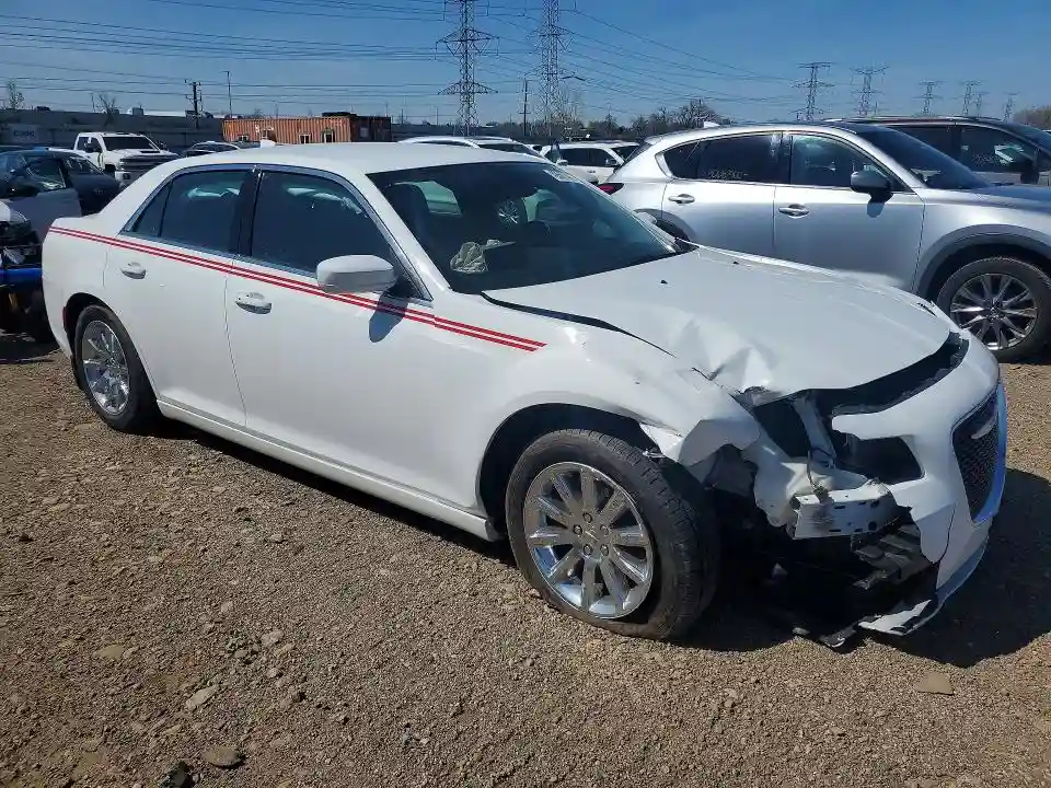 2C3CCAAGXKH651399 2019 CHRYSLER 300-3