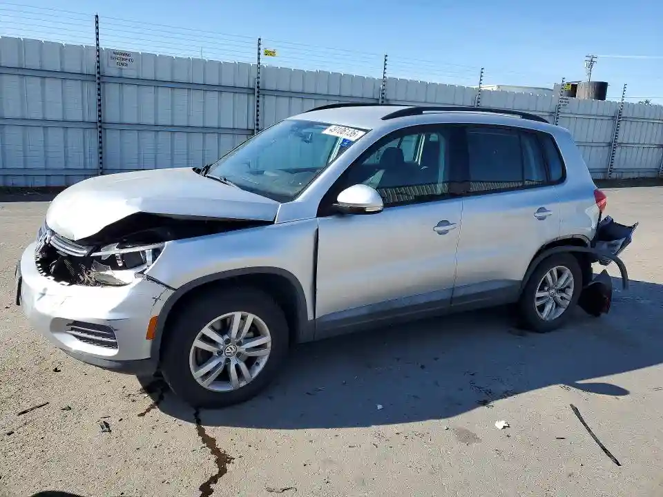 WVGAV7AXXGK000379 2016 VOLKSWAGEN TIGUAN-0