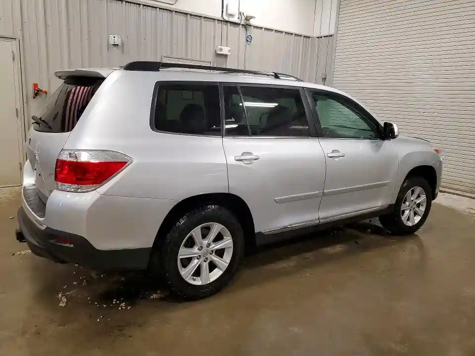 5TDBK3EH1BS079021 2011 TOYOTA HIGHLANDER-2