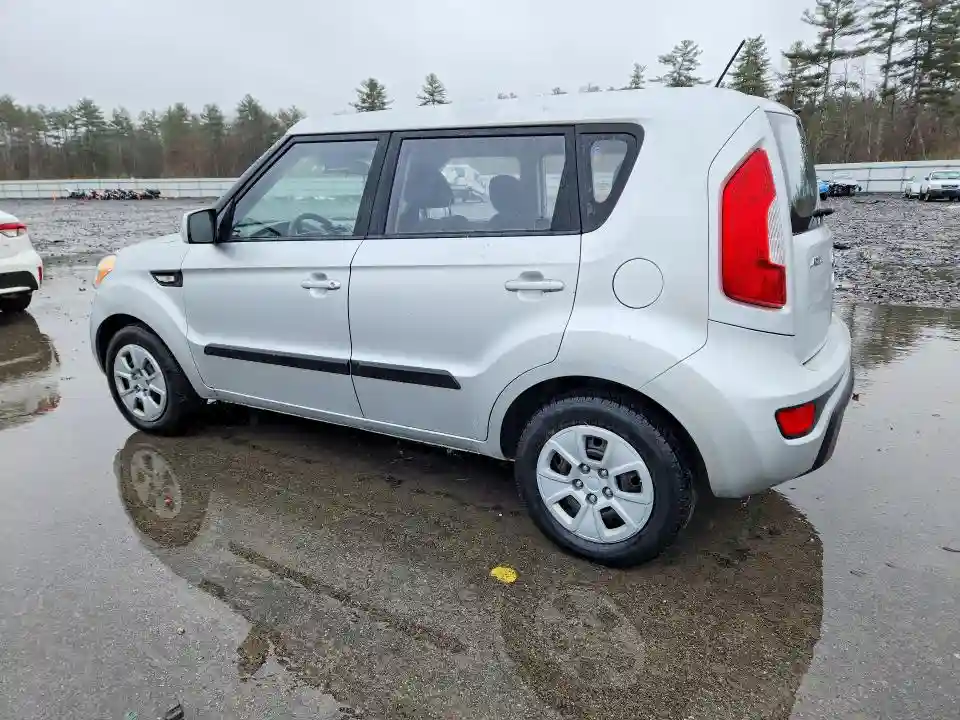 KNDJT2A50C7377991 2012 KIA SOUL-1