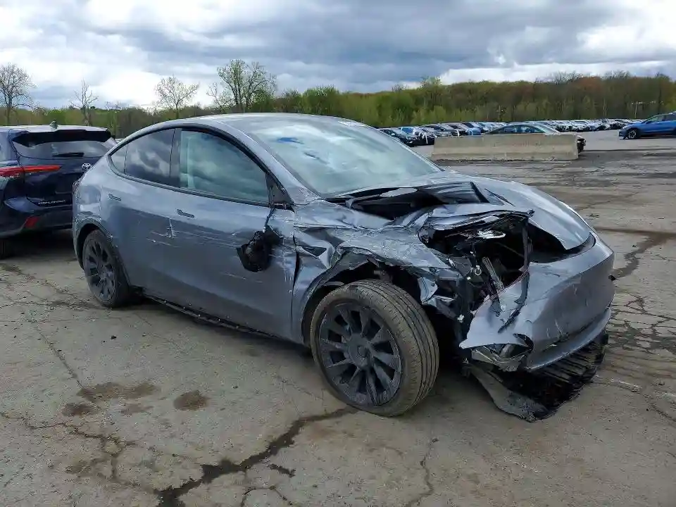 7SAYGAEE3RF098659 2024 TESLA MODEL Y-3