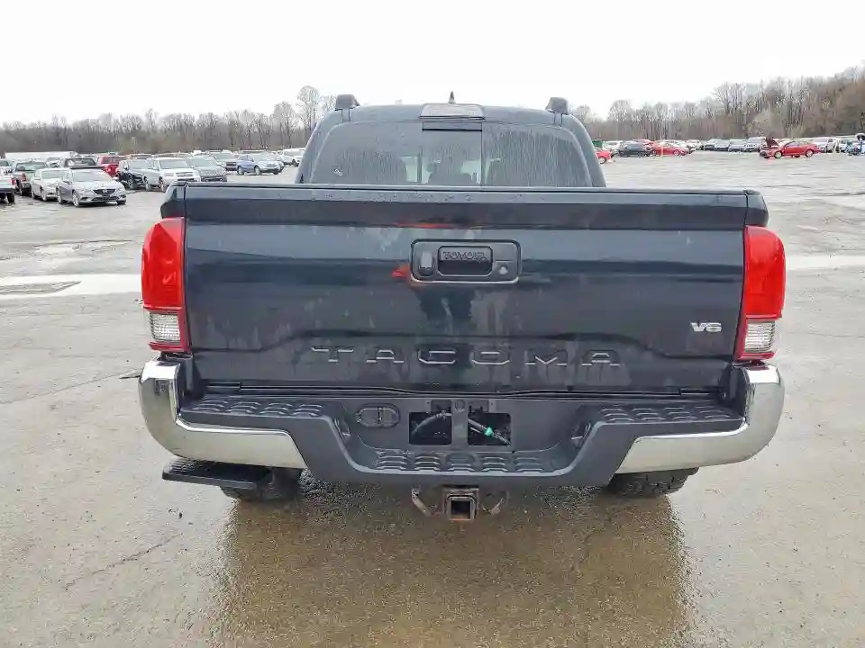 5TFCZ5AN3JX122063 2018 TOYOTA TACOMA-5