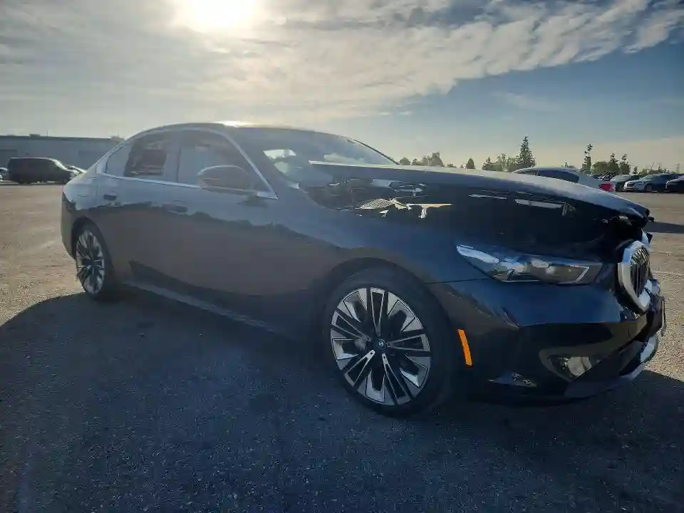 WBY33FK01RCR68414 2024 BMW I5 EDRIVE-3