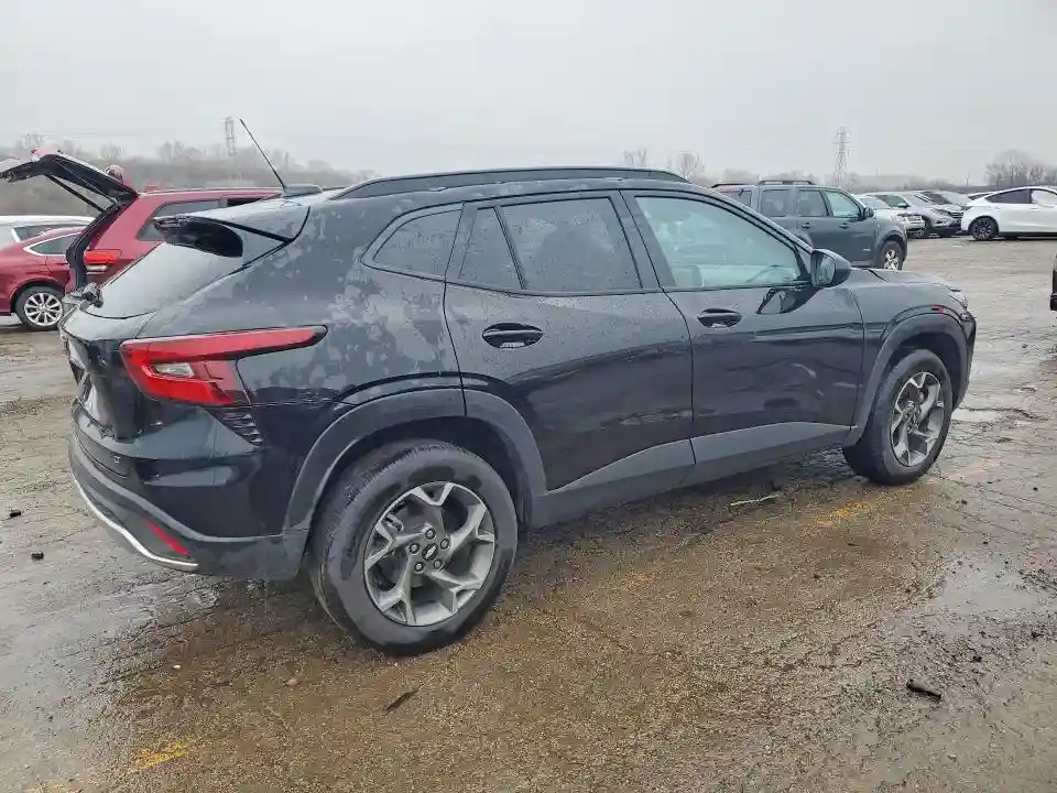 KL77LHEP7SC296014 2025 CHEVROLET TRAX-2