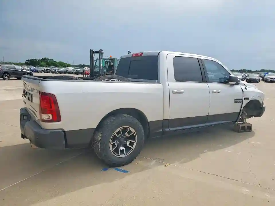 1C6RR6YTXJS166148 2018 RAM 1500-2