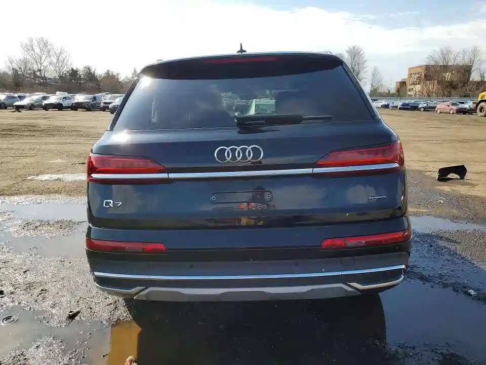 WA1LCBF79PD017896 2023 AUDI Q7-5