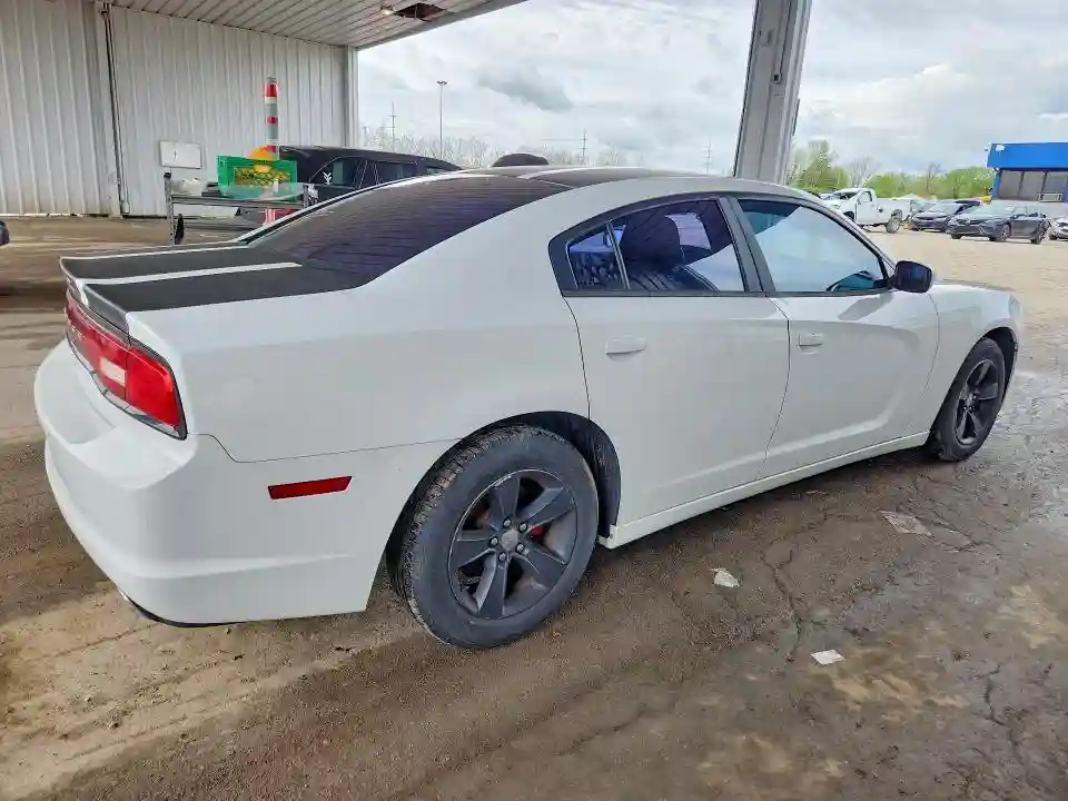 2B3CL3CG5BH567349 2011 DODGE CHARGER-2