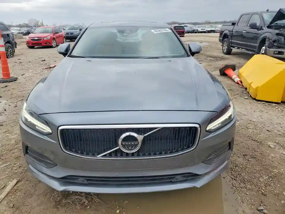 YV1A22MK9H1015697 2017 VOLVO S90-4