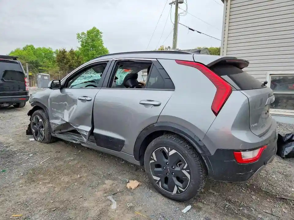 KNDCR3L18R5081760 2024 KIA NIRO-1