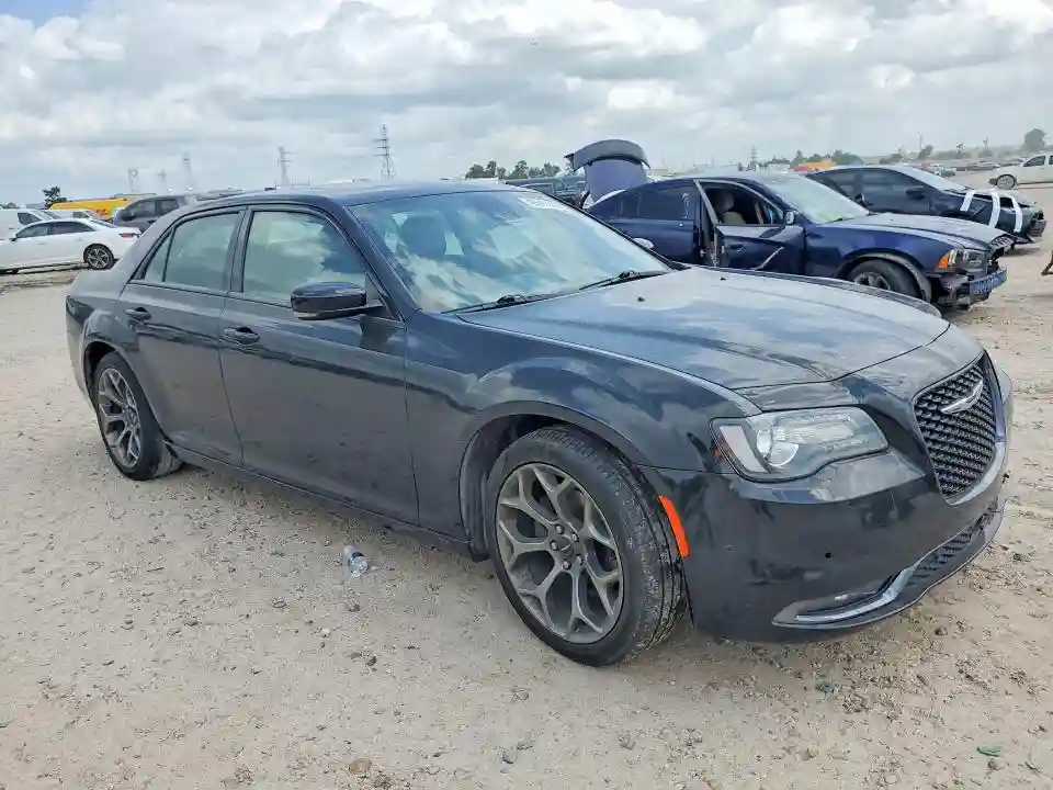 2C3CCABG6HH512068 2017 CHRYSLER 300-3