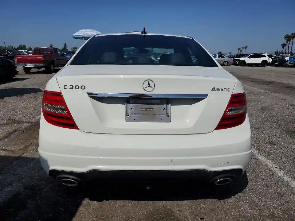 WDDGF8BB7CR209185 2012 MERCEDES BENZ C-CLASS-5