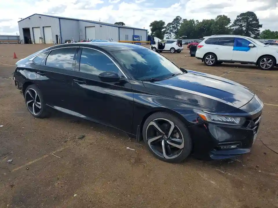 1HGCV2F34JA049159 2018 HONDA ACCORD-3