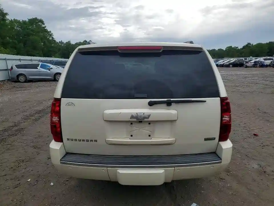 1GNUKKE3XAR274367 2010 CHEVROLET SUBURBAN-5