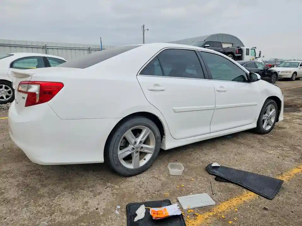 4T1BF1FK4CU194918 2012 TOYOTA CAMRY-2
