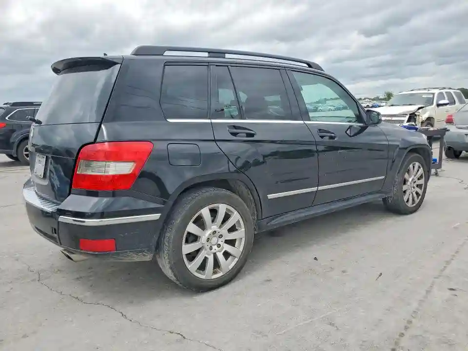 WDCGG5GB5BF578846 2011 MERCEDES-BENZ GLK-CLASS-2