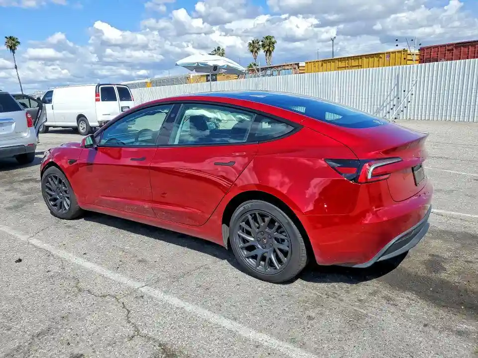 5YJ3E1EAXSF920888 2025 TESLA MODEL 3-1