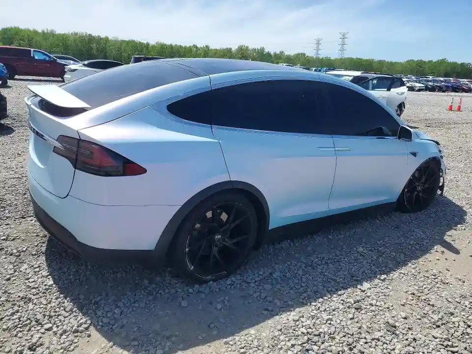 5YJXCDE25HF051269 2017 TESLA MODEL X-2